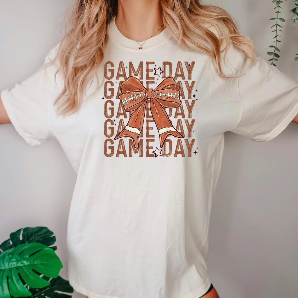 Game Day Comfort Colors T-Shirt for Women Football Bow Graphic Tee Fall Sports Fan Shirt CuteVintage Coquette Tailgate Outfit Game Day Top