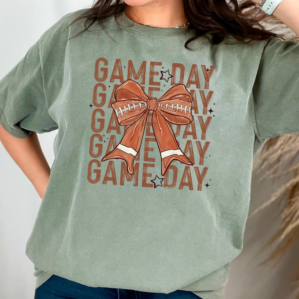 Game Day Comfort Colors T-Shirt for Women Football Bow Graphic Tee Fall Sports Fan Shirt CuteVintage Coquette Tailgate Outfit Game Day Top