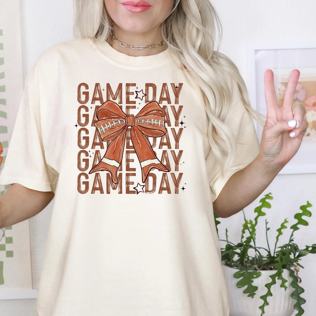 Game Day Comfort Colors T-Shirt for Women Football Bow Graphic Tee Fall Sports Fan Shirt CuteVintage Coquette Tailgate Outfit Game Day Top