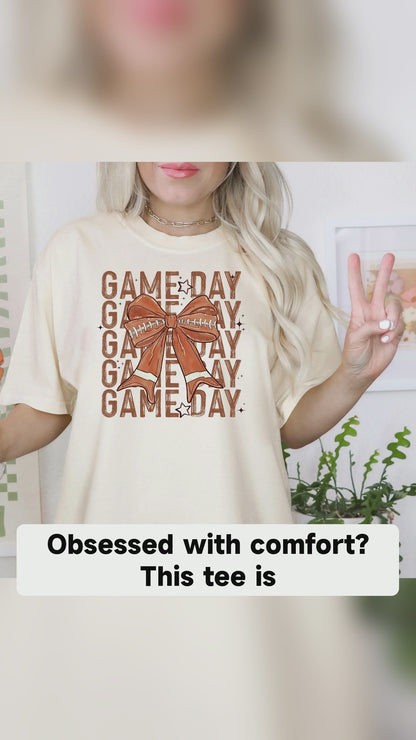 Game Day Comfort Colors T-Shirt for Women Football Bow Graphic Tee Fall Sports Fan Shirt CuteVintage Coquette Tailgate Outfit Game Day Top