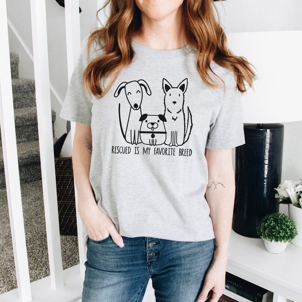 T-shirt Dog Mom - Rescued is my favorite breed Tshirt - dog rescue dog dad shirt - dog mom shirt - dog owner gift - dog lover gift